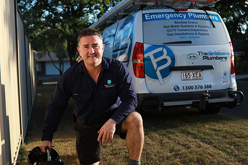 An Emergency Plumber Brisbane Arriving At The Job